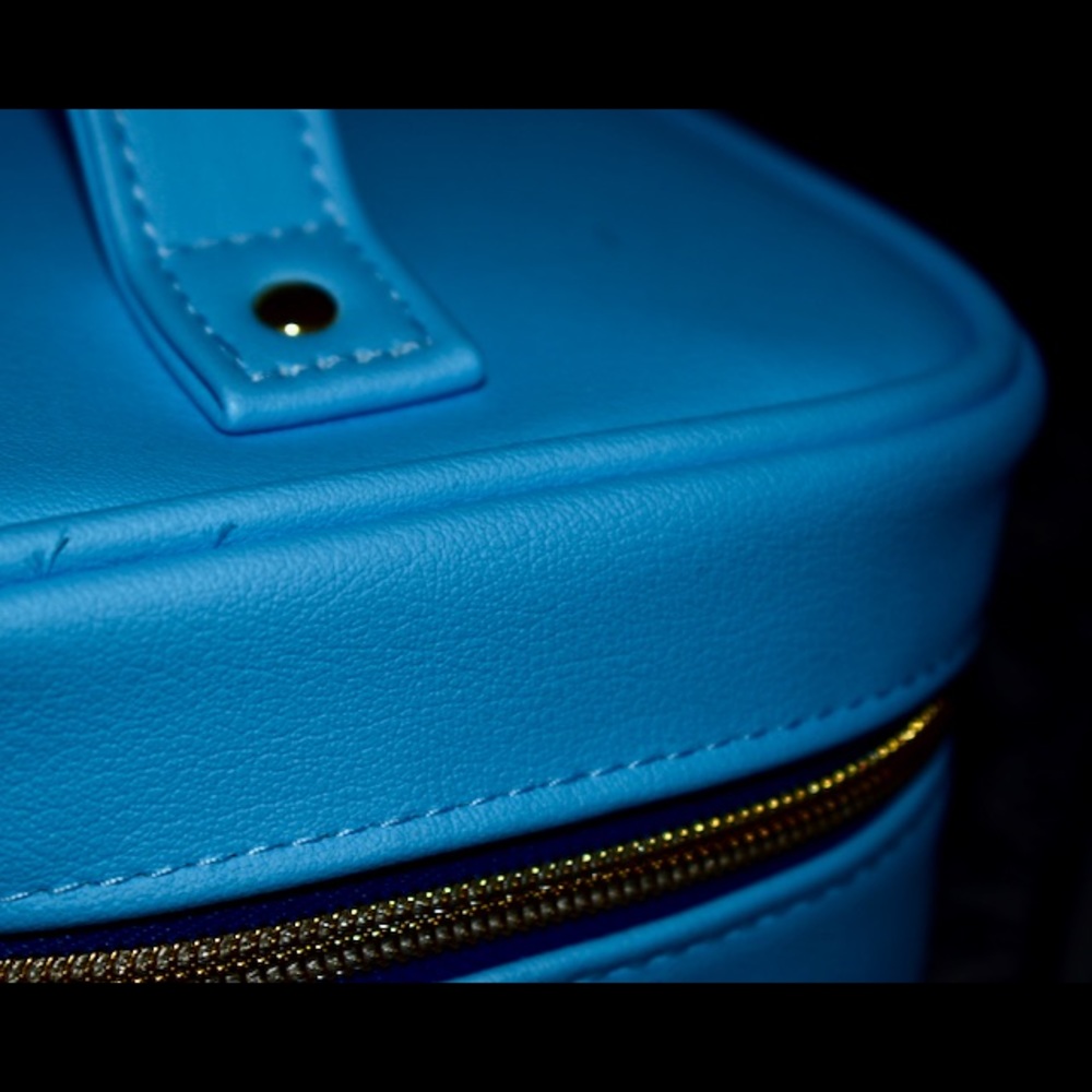 Jeffree Star Light Blue Travel TrainCase - Picture 7 of 8